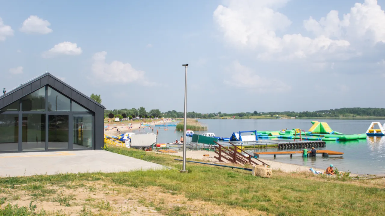 Zdjęcie Jezioro Tarnobrzeskie: raj dla miłośników rekreacji i ekologii