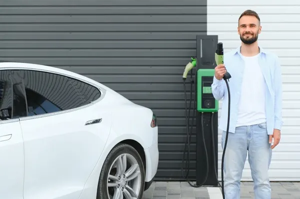 Zdjęcie Koszt ładowania Tesli! Czy to się rzeczywiście opłaca? Analiza