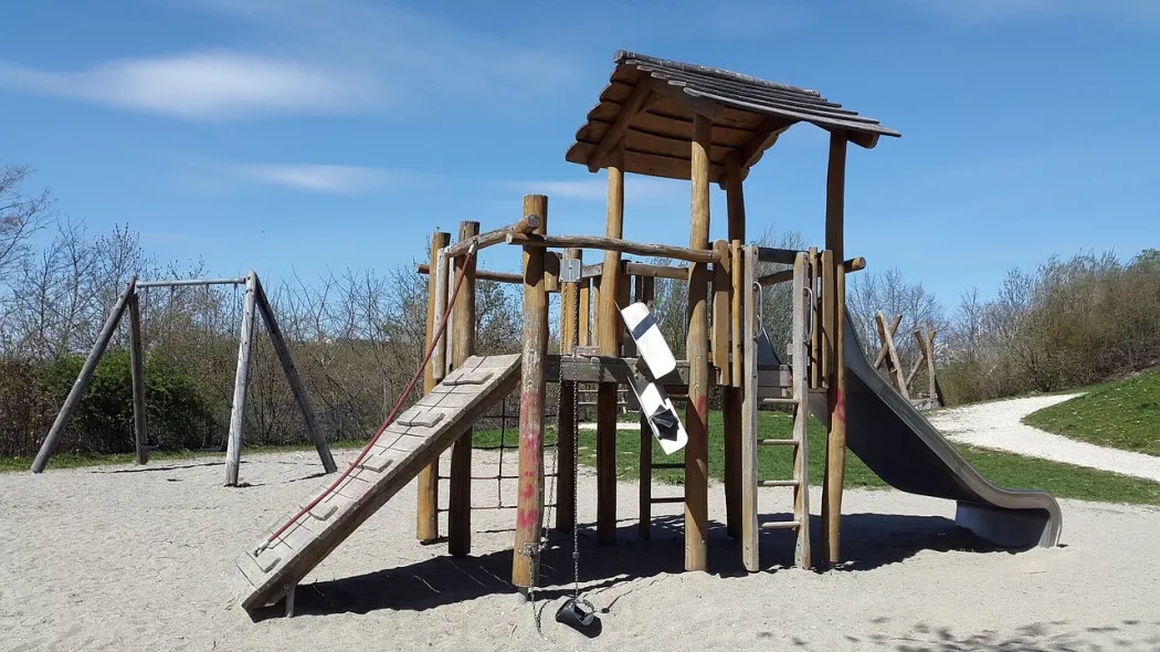 Zdjęcie Jak zrobić drewniany plac zabaw – krok po kroku dla bezpieczeństwa dzieci