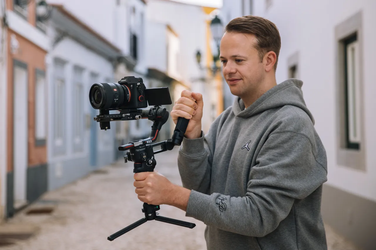 Zdjęcie Jaki aparat do nagrywania? Wybierz najlepszy sprzęt wideo