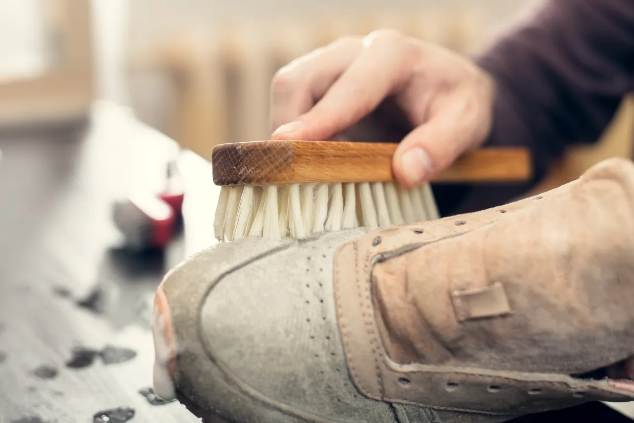 Zdjęcie Jak prać buty bez ryzyka zniszczenia – porady dla każdego rodzaju materiału