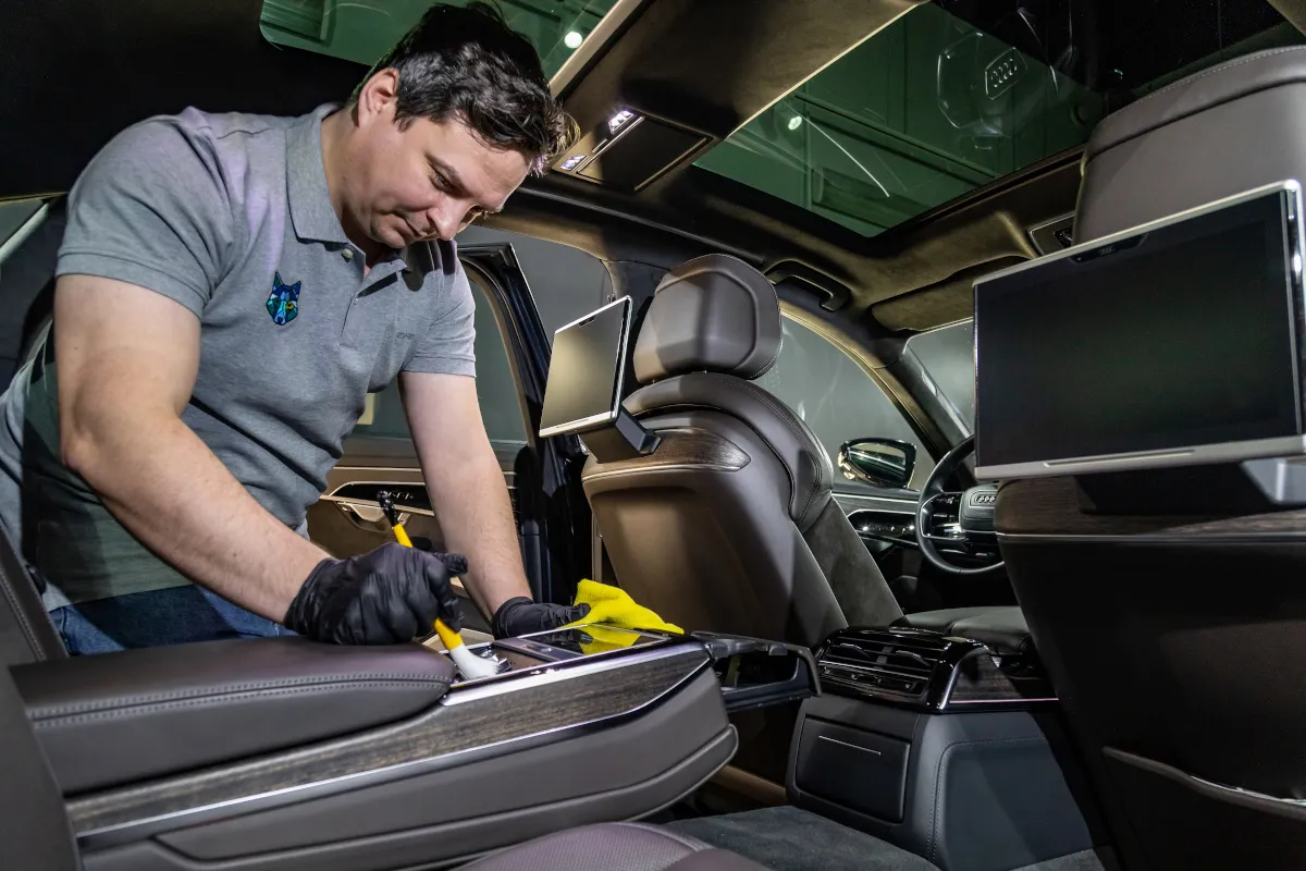 Zdjęcie Ile można zarobić na auto detailing? Fakty i różnice w wynagrodzeniach