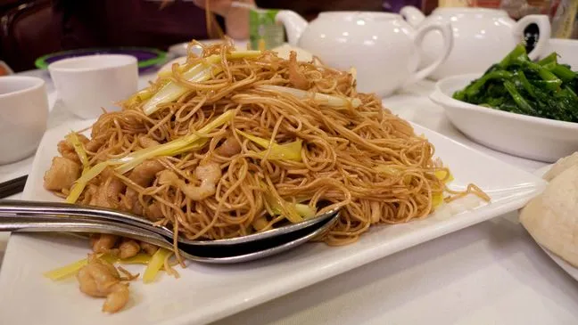Zdjęcie Makaron chow mein czy jest zdrowy? Odkryj jego ukryte zagrożenia