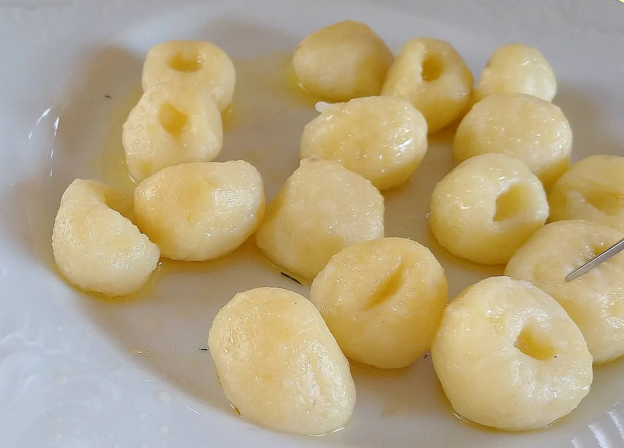 Zdjęcie Ile kcal ma kluska śląska? Poznaj dokładną wartość kaloryczną