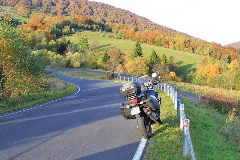 Zdjęcie Najlepsze trasy motocyklowe Podlasia: atrakcje, długość i praktyczne porady dla motocyklistów