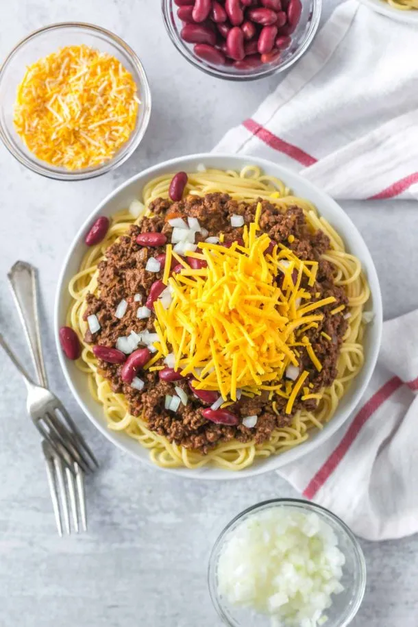 Zdjęcie Proste spaghetti z chili i czosnkiem, które zaskoczy Twoje kubki smakowe