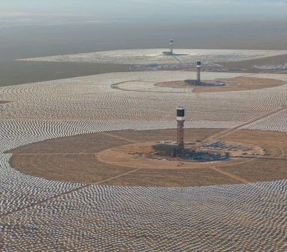 Zdjęcie Elektrownia słoneczna Ivanpah: przyczyny zamknięcia i wpływ na środowisko