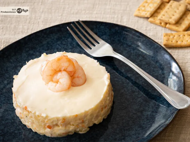 Zdjęcie Deliciosa ensaladilla con gambas: receta fácil y secretos de sabor