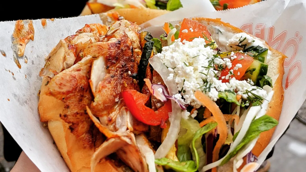 Zdjęcie Ile kcal ma kebab z frytkami? Jak jeść go bez wyrzutów sumienia?