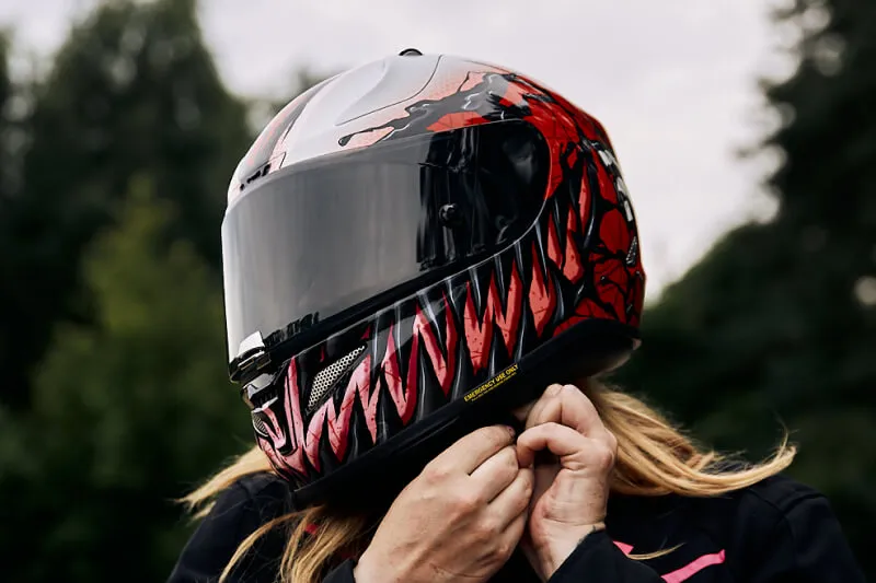 Zdjęcie Jak wyciszyć kask motocyklowy i cieszyć się ciszą podczas jazdy