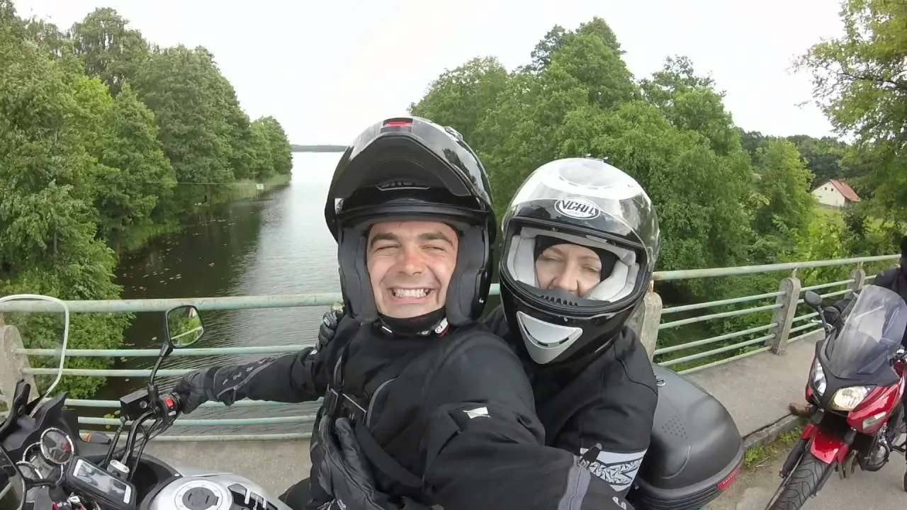 Zdjęcie Najlepsze trasy motocyklowe w Warszawie - odkryj malownicze szlaki