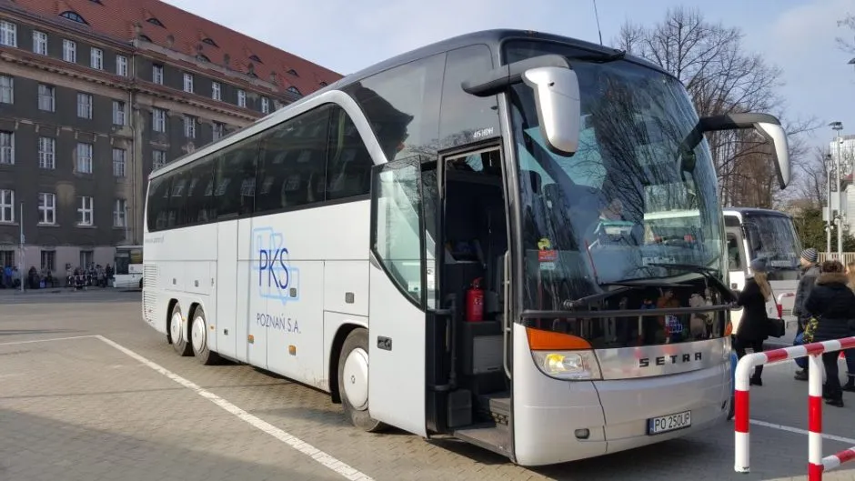 Zdjęcie Ile kosztuje bus z Kołobrzegu do Dźwirzyna? Ceny i szczegóły podróży