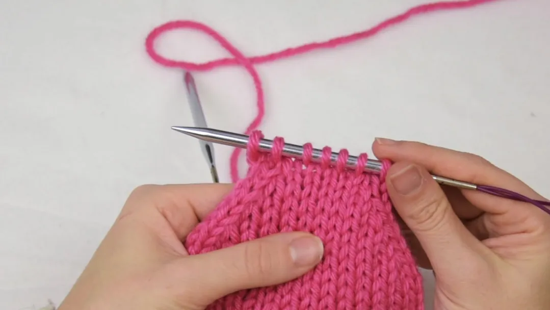 Zdjęcie Jak zrobić skarpetki na 5 drutach - łatwe kroki dla początkujących