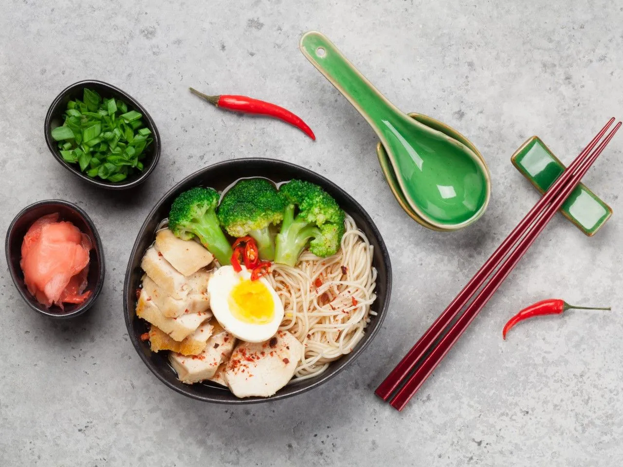 Zdjęcie Jak zrobić pyszny ramen w domu – prosty przepis z dostępnych składników