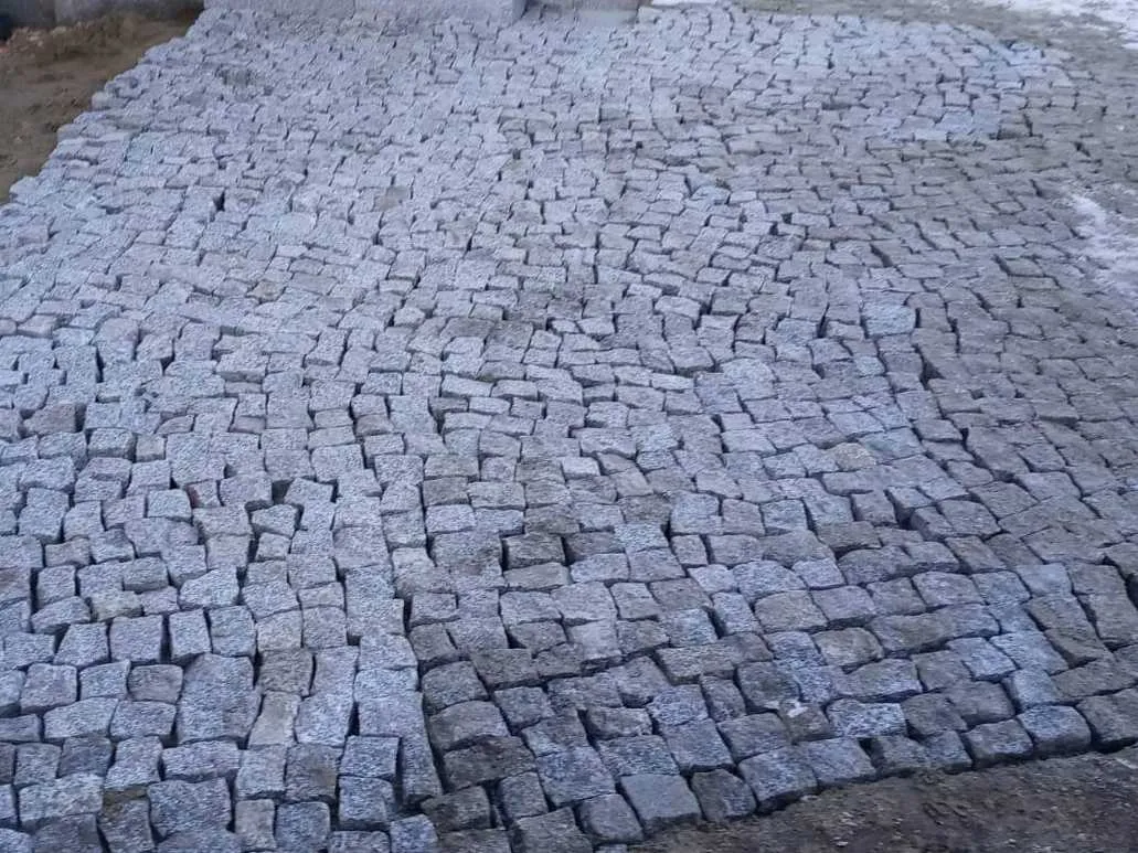 Zdjęcie Jaka kostka granitowa na podjazd? Wybór, zalety i porady