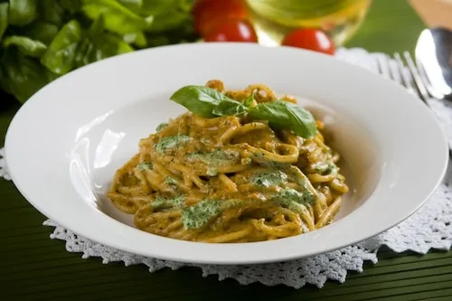 Zdjęcie Pyszne spaghetti ze śmietaną – odkryj proste przepisy i triki