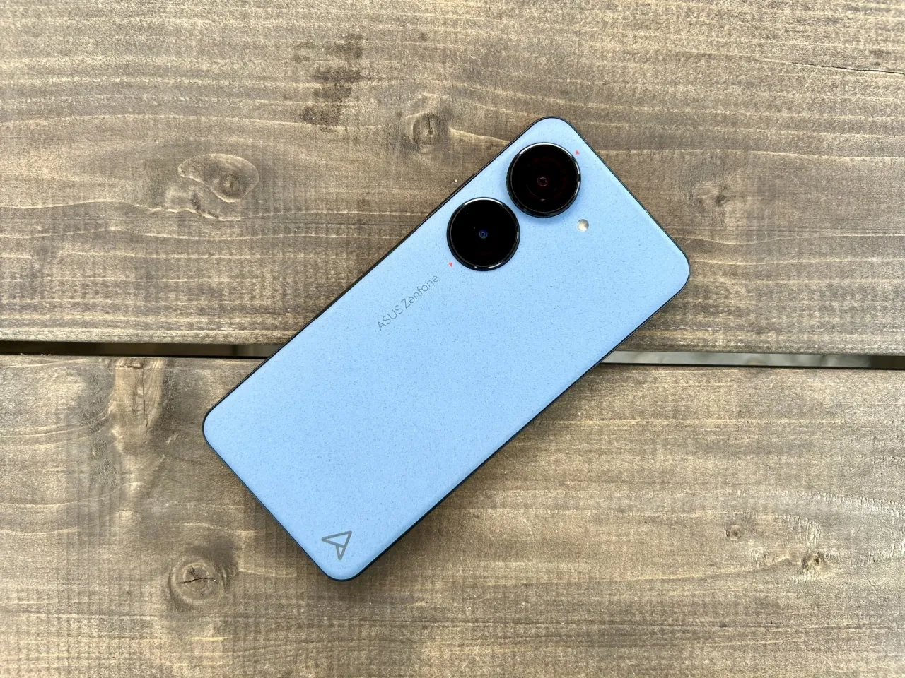 Zdjęcie ASUS Zenfone 10 recenzja: Czy warto zainwestować w ten smartfon?