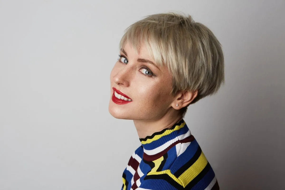 Zdjęcie Jak wygląda fryzura pixie cut? Odkryj jej unikalny styl i cechy