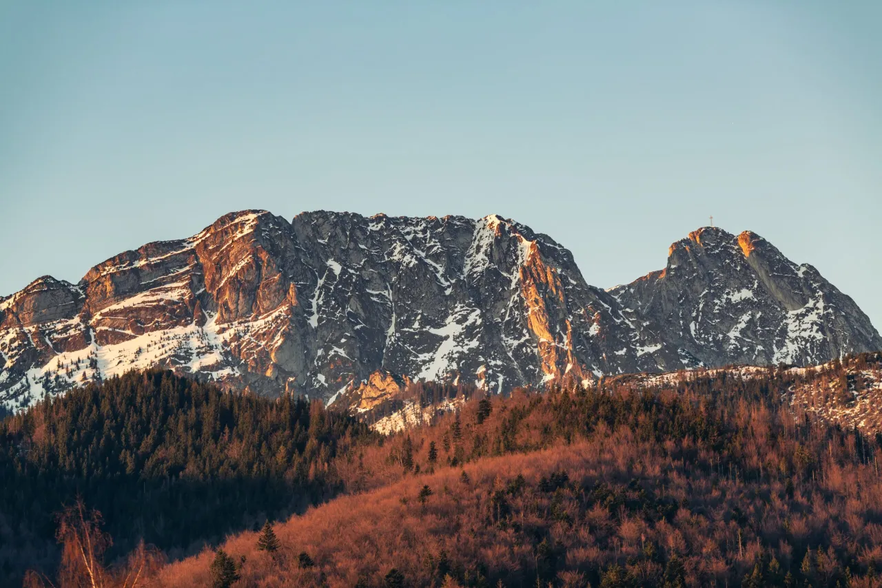 Zdjęcie Gdzie leży Giewont? Odkryj jego tajemnice i znaczenie w Tatrach