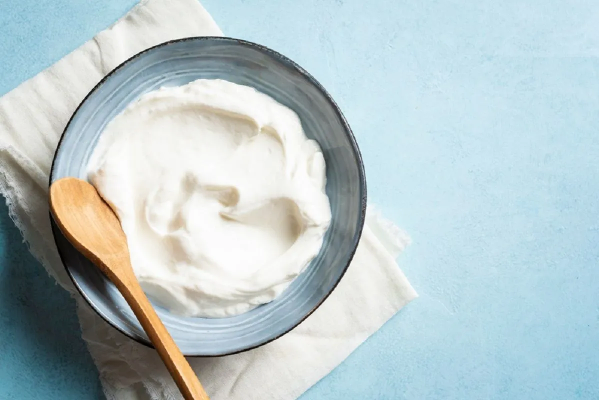 Zdjęcie Jogurt naturalny dla psa – jakie korzyści i na co pomaga?