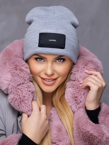 Zdjęcie Jakie czapki pasują do okularów? Najlepsze stylizacje i porady