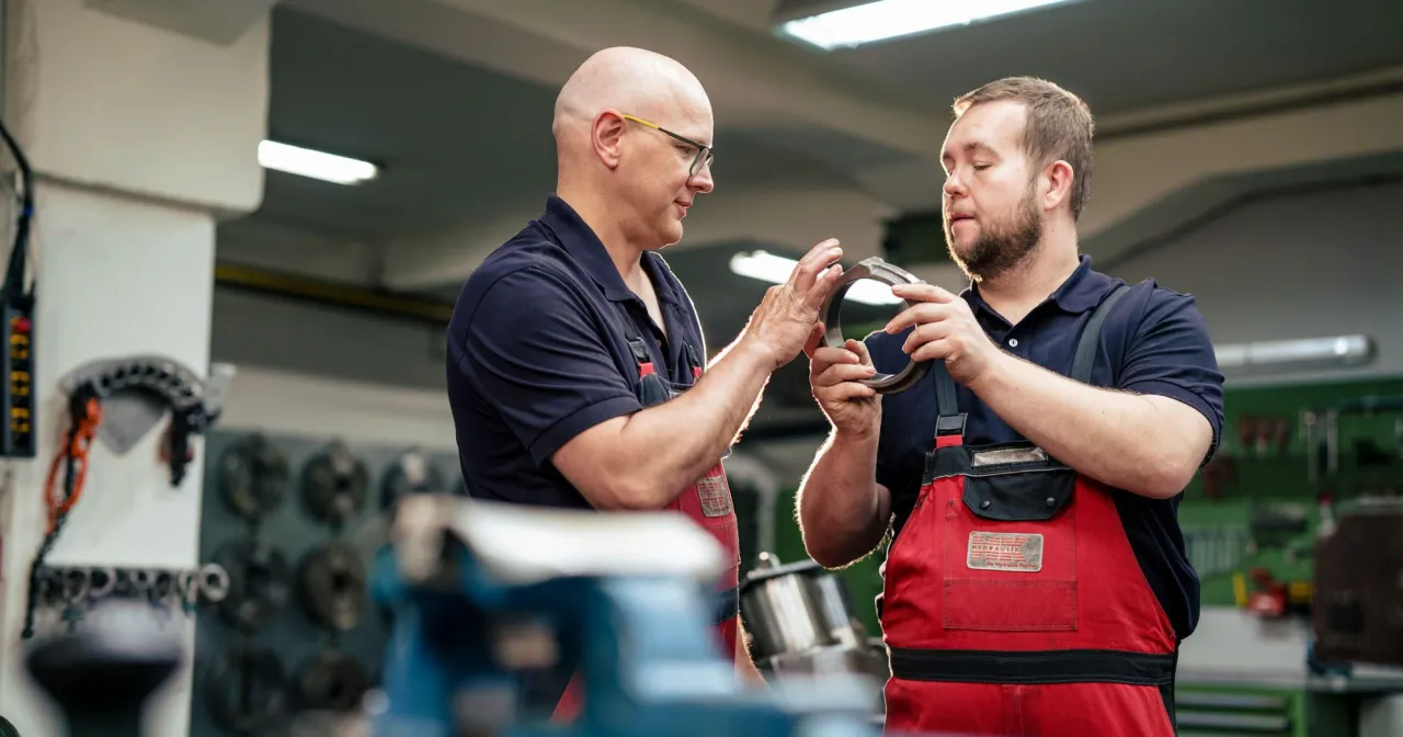 Zdjęcie Co to jest hydraulik? Kluczowe informacje o jego roli i usługach