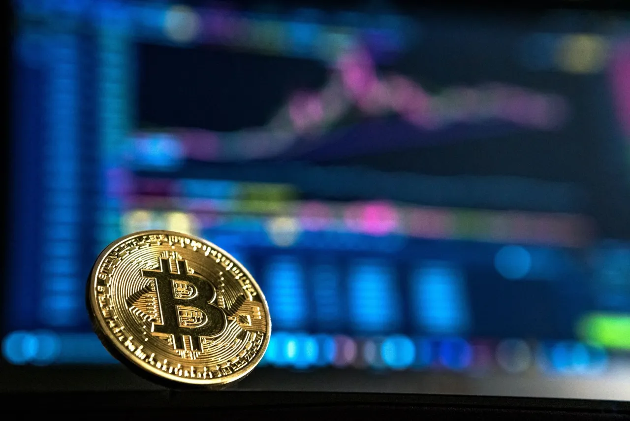 Zdjęcie Od czego zależy cena kryptowaluty? 7 kluczowych czynników
