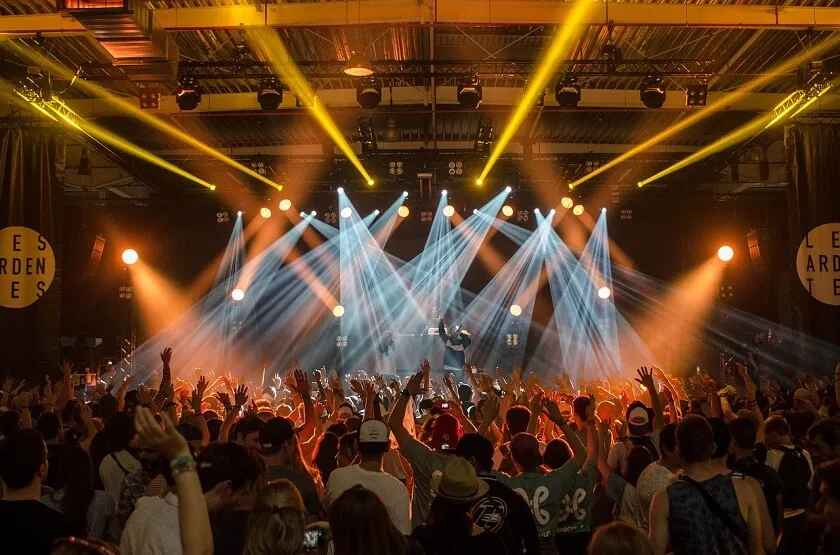 Zdjęcie Jak się ubrać na koncert hip-hopowy i nie popełnić modowej wpadki