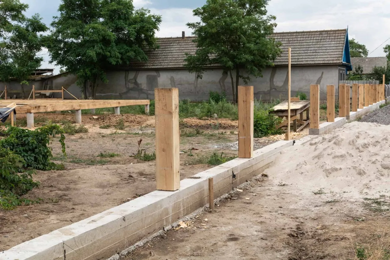 Zdjęcie Jaki fundament pod ogrodzenie? Wybierz idealny dla siebie
