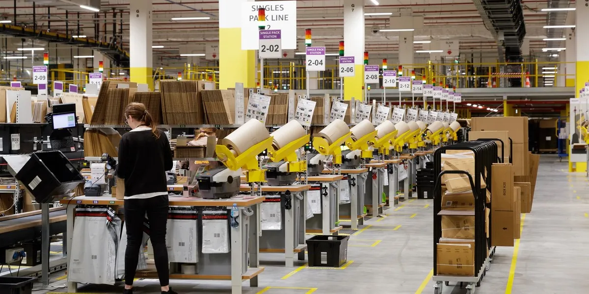 Zdjęcie Ile można zarobić na Amazonie? Zaskakujące wynagrodzenia w Polsce