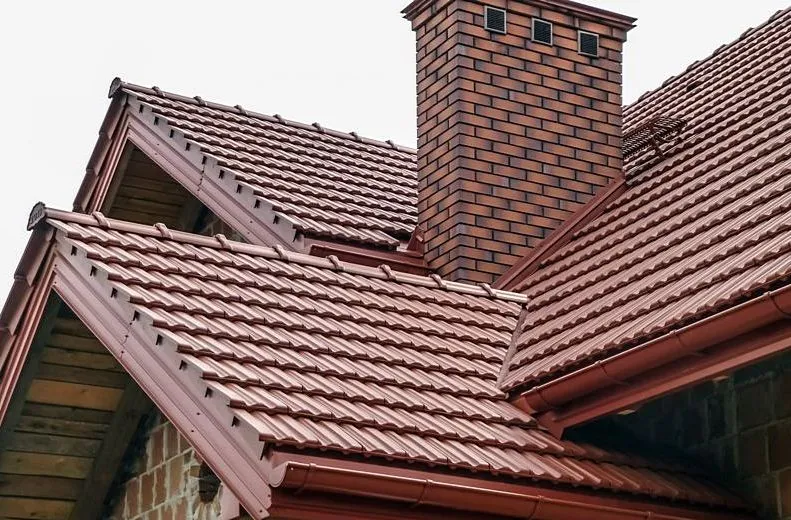 Zdjęcie Ile waży dachówka Braas? Poznaj szczegóły i porównania wag modeli