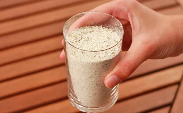 Zdjęcie Ile to 700 g mąki? Sprawdź, ile to szklanek różnych rodzajów mąki