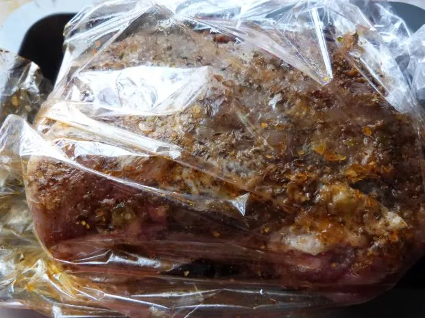 Zdjęcie Zaskakująca prawda o czasie pieczenia karkówki w rękawie czeka