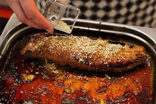 Zdjęcie Jak długo piec polędwiczki wieprzowe w piekarniku dla idealnych efektów?