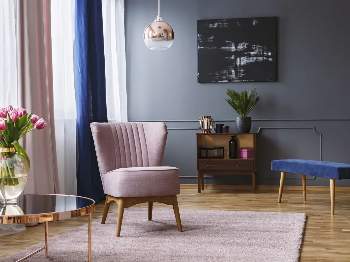 Zdjęcie Jakie zasłony do szarych ścian w sypialni - idealne kolory i wzory