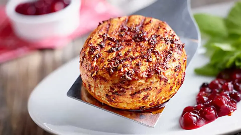 Zdjęcie Jak zrobić camembert na grillu - prosta receptura, która zachwyci smakiem