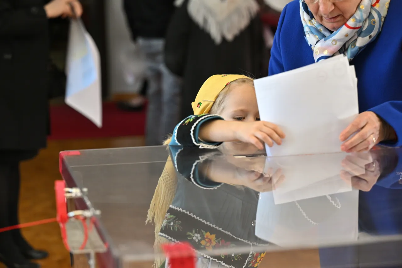 Zdjęcie Ile zarabia prezydent miasta? Zaskakujące różnice w wynagrodzeniach