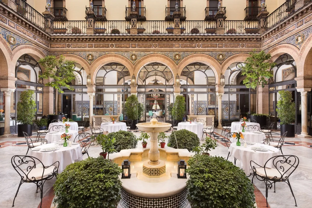 Zdjęcie Hotel Alfonso XIII Sevilla: Lujo, historia y gu&iacute;a para su estancia