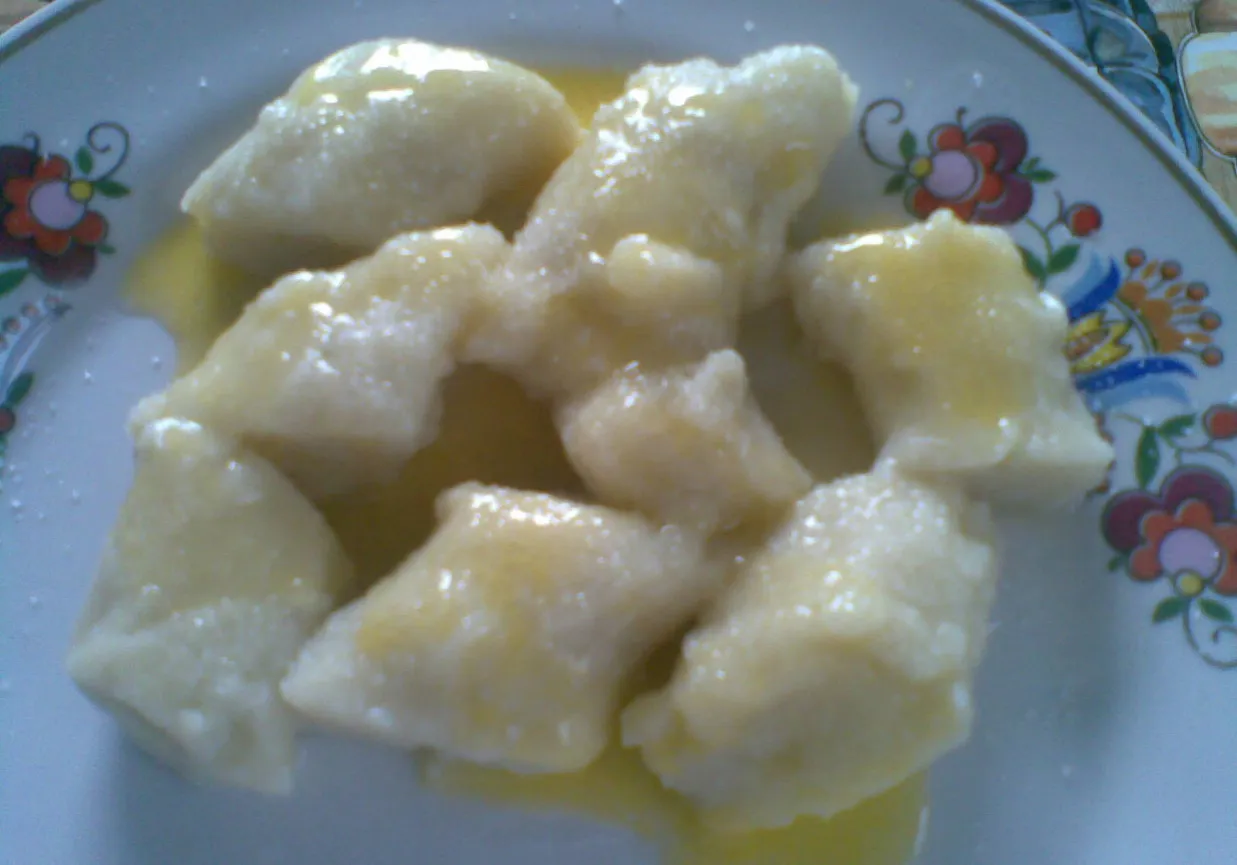 Zdjęcie Z czym kopytka na słodko? Odkryj najlepsze dodatki i sosy