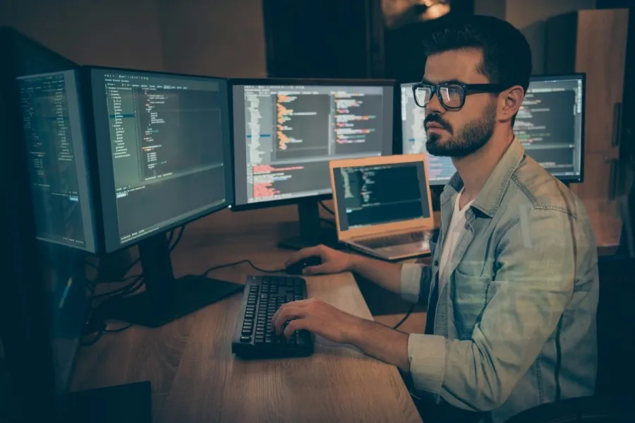 Zdjęcie Jak podłączyć dwa monitory do komputera z jednym HDMI bez problemów