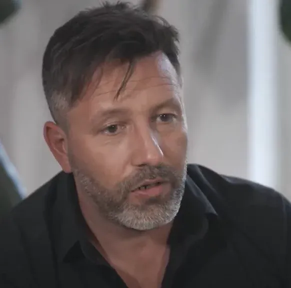 Zdjęcie Bartosz Łabęcki jako lektor z Hotelu Paradise – tajemnice i życie osobiste