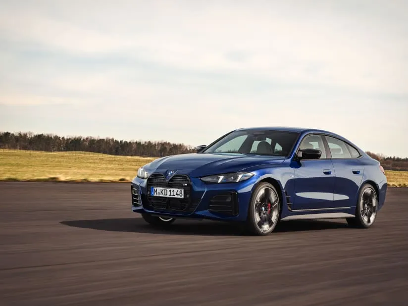 Zdjęcie BMW Gran Coupe 4: Elegancja i Sportowe Osiągi w Jednym
