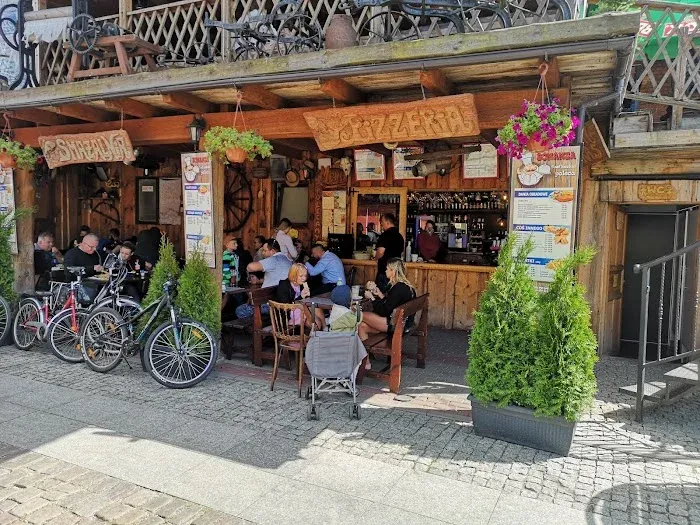 Zdjęcie Obiady jak u mamy w Łebie – smaki dzieciństwa w restauracji