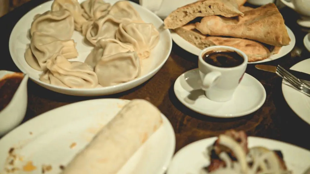 Zdjęcie Tbilisi gdzie zjeść: najlepsze restauracje i lokalne przysmaki