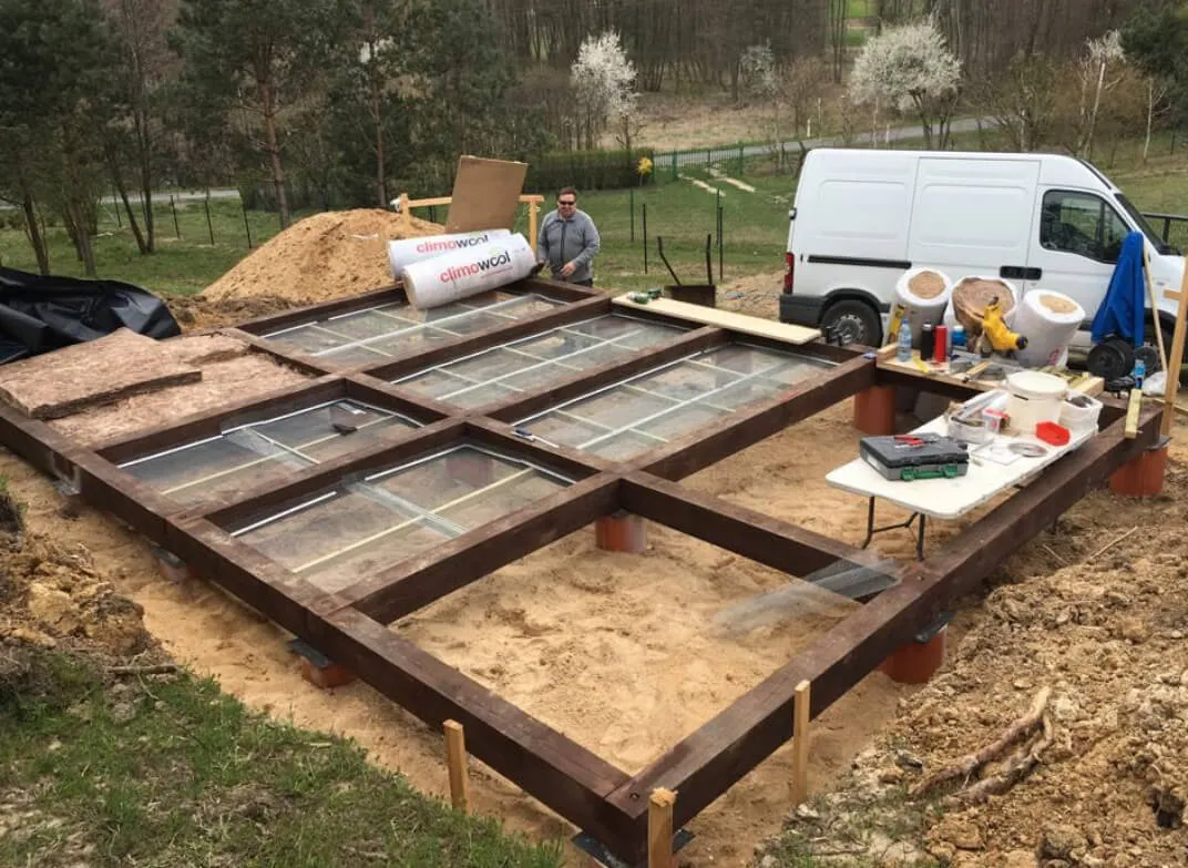 Zdjęcie Jaki fundament pod domek letniskowy drewniany? Uniknij kosztownych błędów