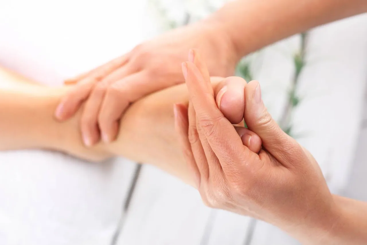 Zdjęcie Kiedy ćwiczenia po operacji haluksa? Poznaj kluczowe etapy rehabilitacji