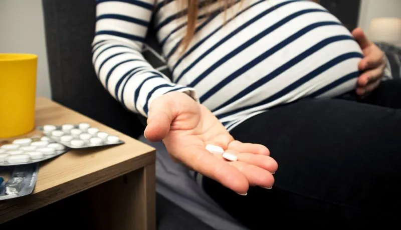Zdjęcie Czy Apap Extra można brać w ciąży? Bezpieczeństwo i zagrożenia
