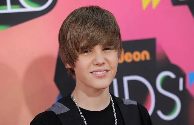 Zdjęcie Skąd pochodzi Justin Bieber? Odkryj jego fascynujące korzenie