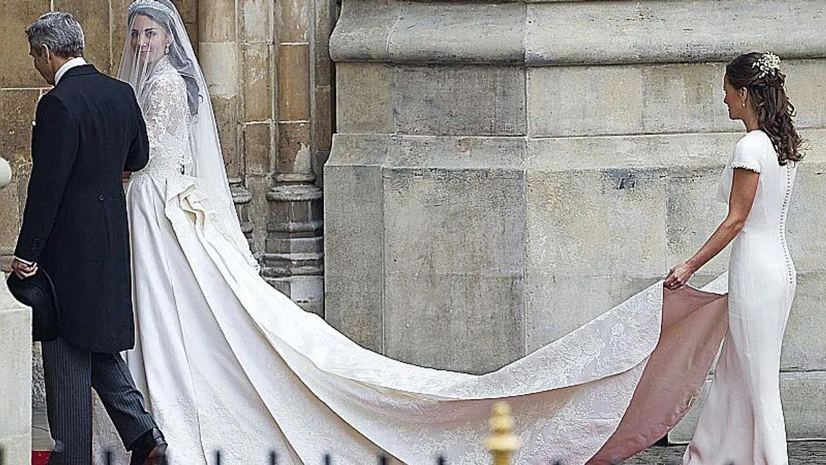 Zdjęcie Suknia ślubna Kate Middleton gdzie kupić – idealne opcje dla Ciebie