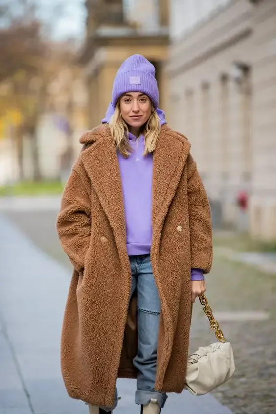 Zdjęcie Jak dobrać czapkę do eleganckiego płaszcza: 5 stylowych porad